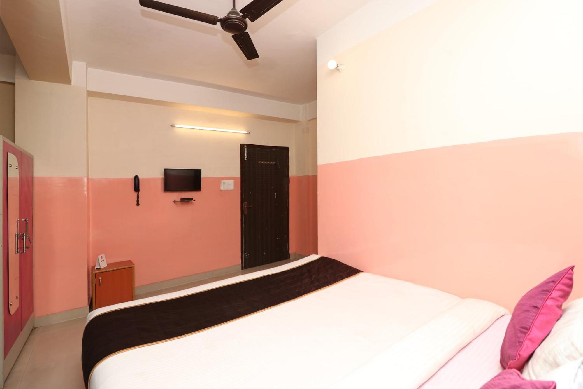 Hotel O Prabha Palace Lodge Guwahati Exterior foto